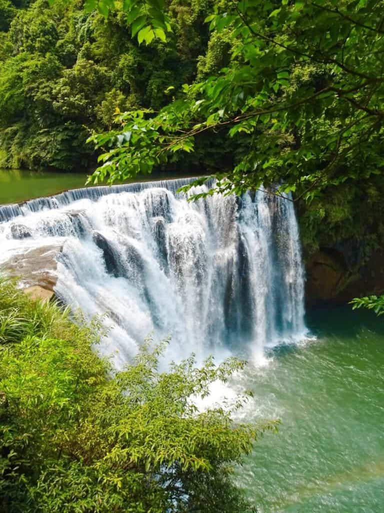 Things to do Shifen waterfall