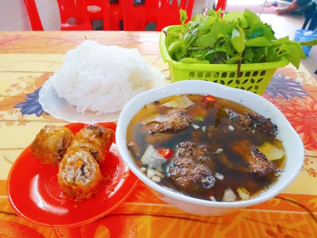 Bun cha and spring rolls 