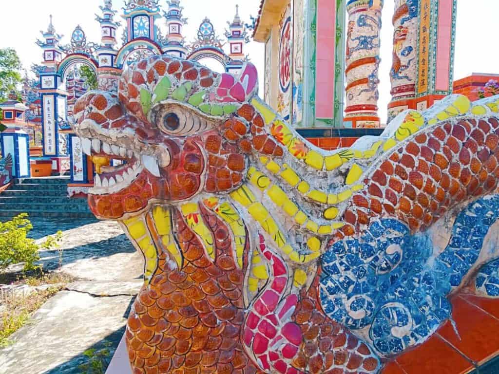 Dragon statue An bang Cemetery