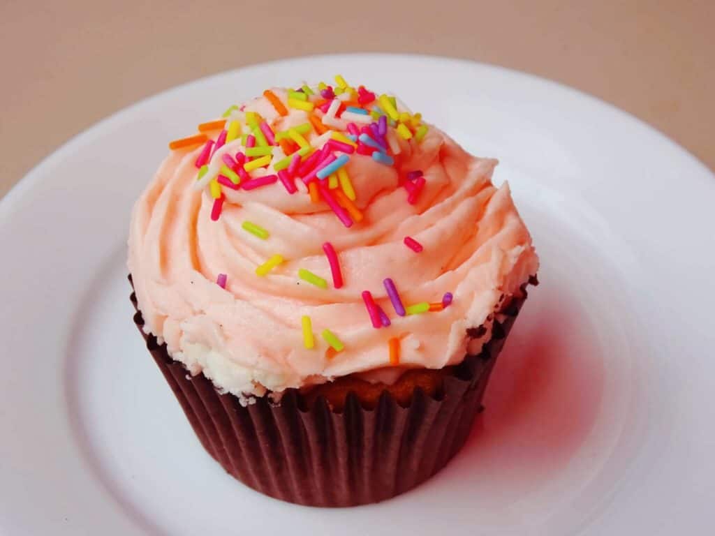 Cake cafe quiet street