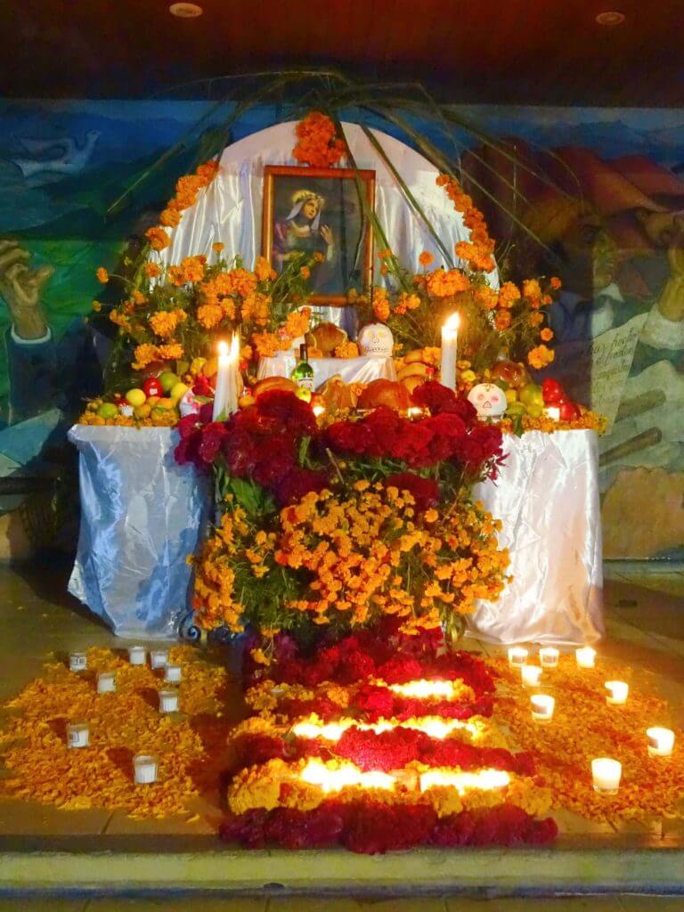 Ofrenda dia de los muertos Oaxaca mexico