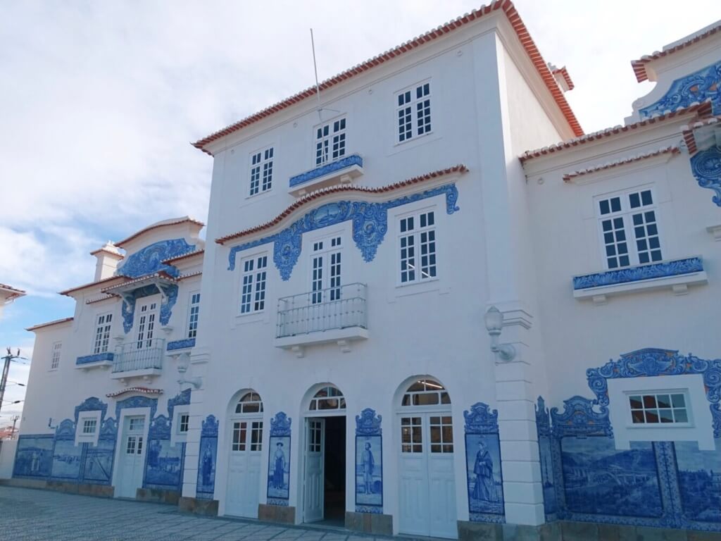 art deco train station aveiro