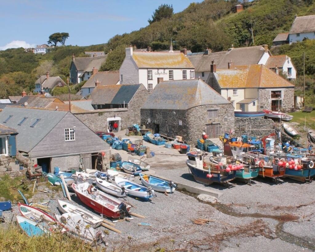 Cadgwith Cove cornwall