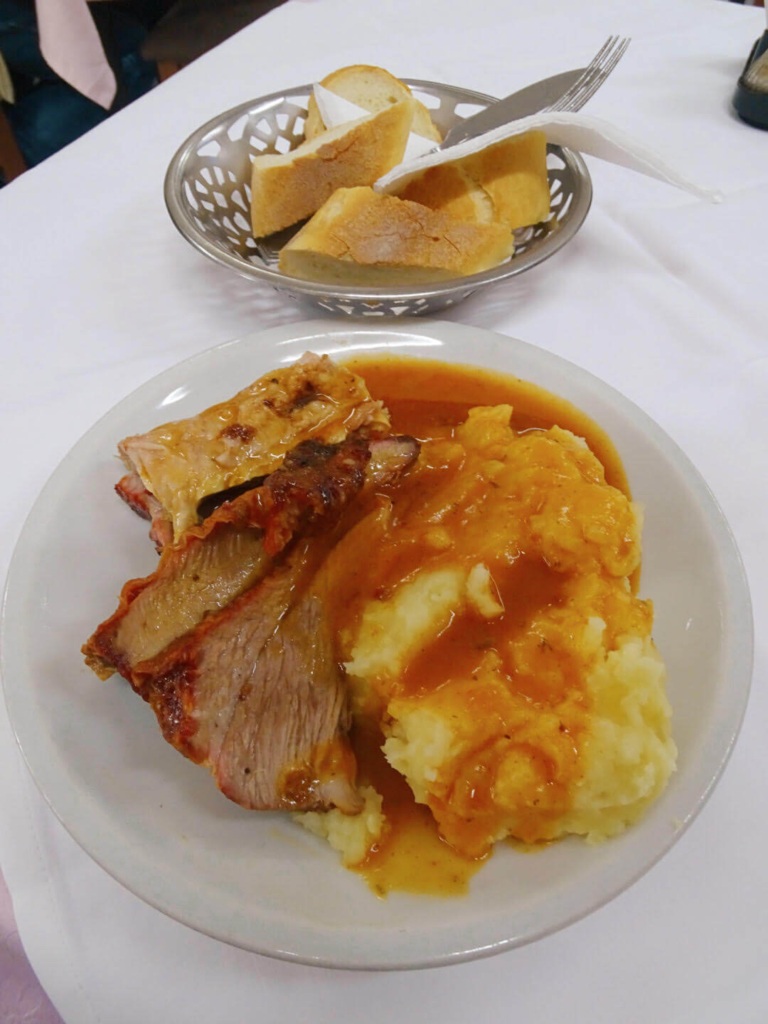 Gostionica Apollo 11 roast pork