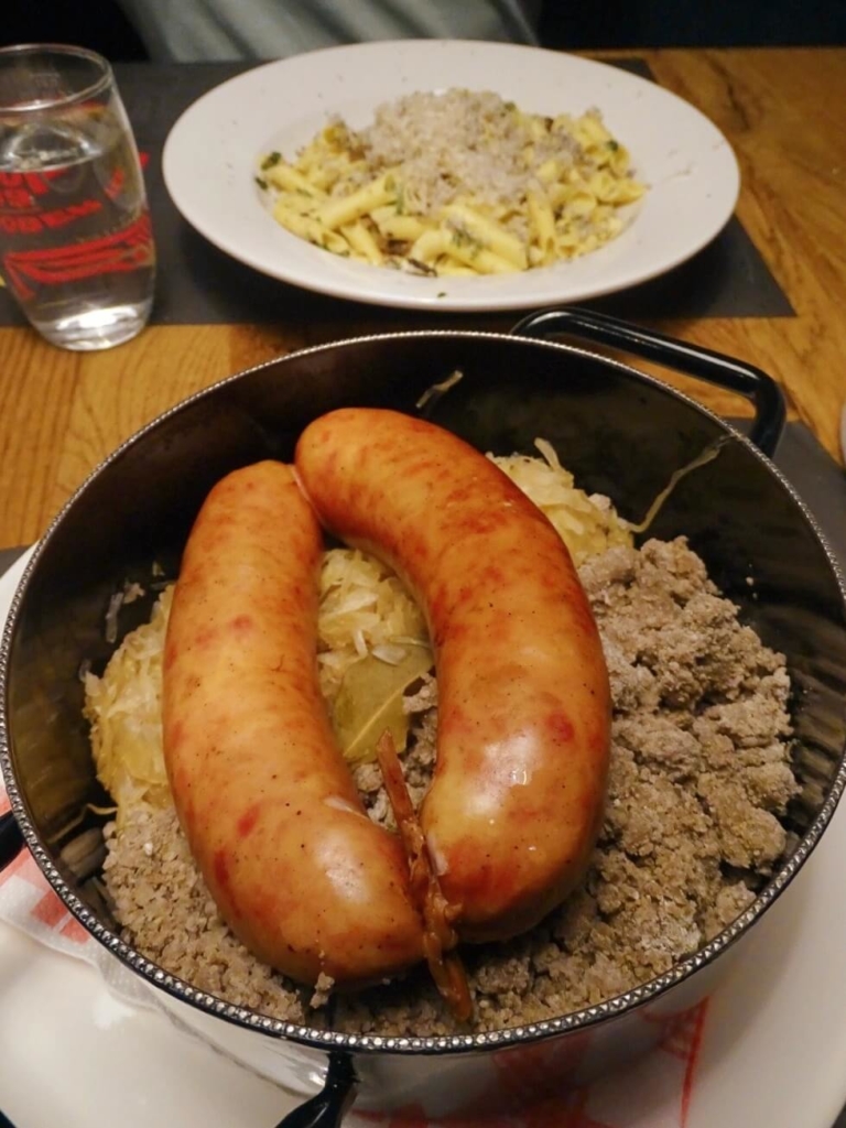 Krankjska sauce figovec restaurant Ljubljana