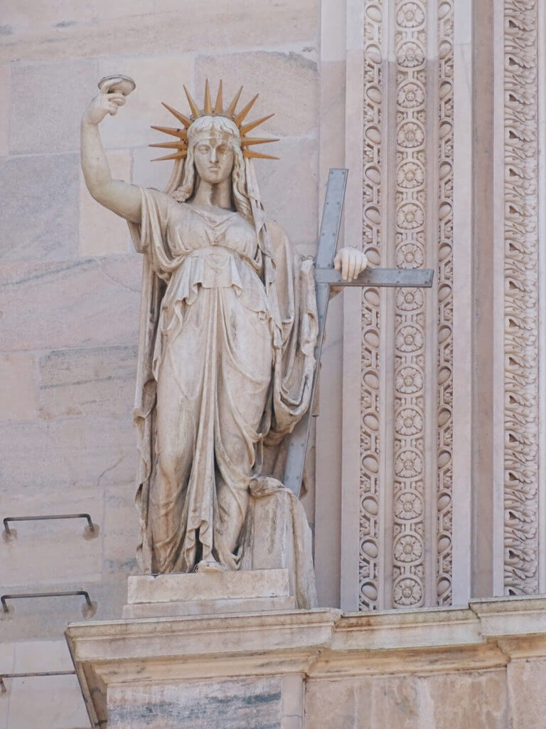 Statue on duomo