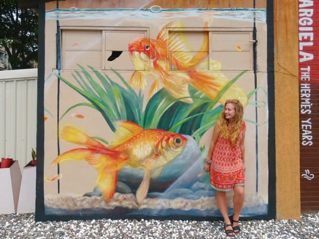 travelling alone taiwan woman