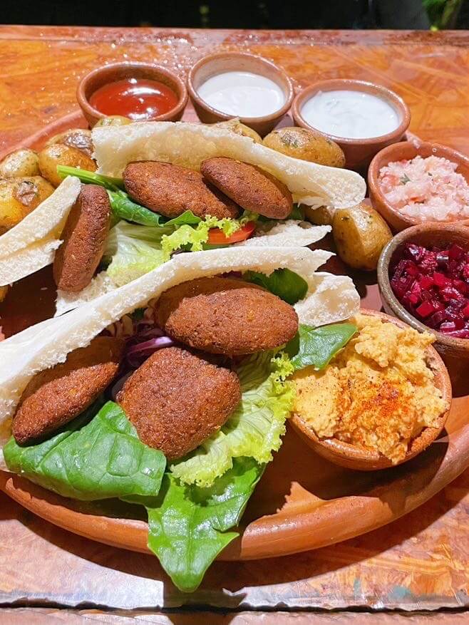 Maracuya restaurant Flores