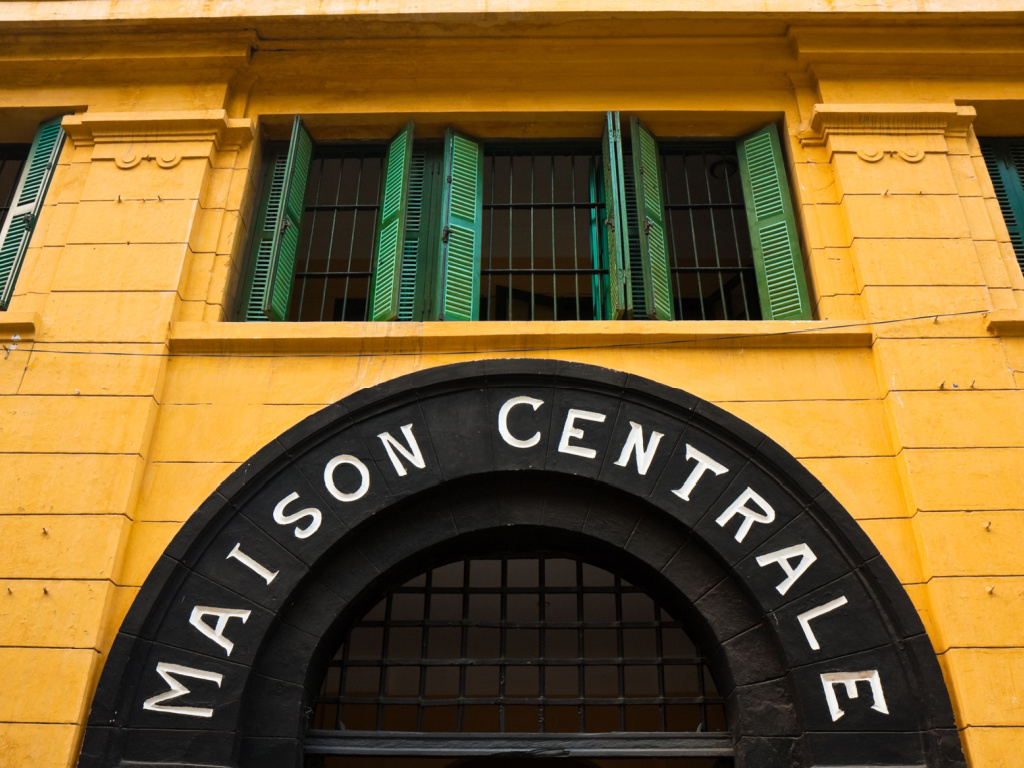 hoa lo prison