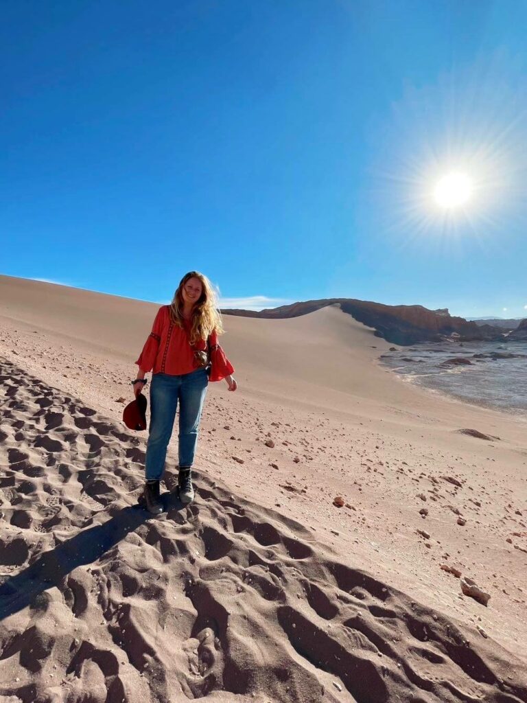 Travelling alone in the desert 
