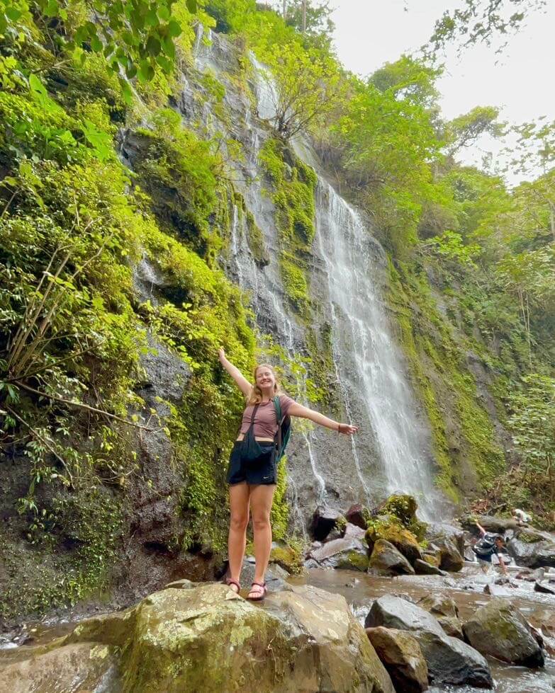 7 waterfalls hike during solo travel in el salvador