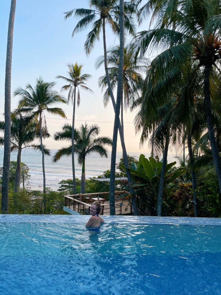 Lagarza hostel solo female travel el salvador