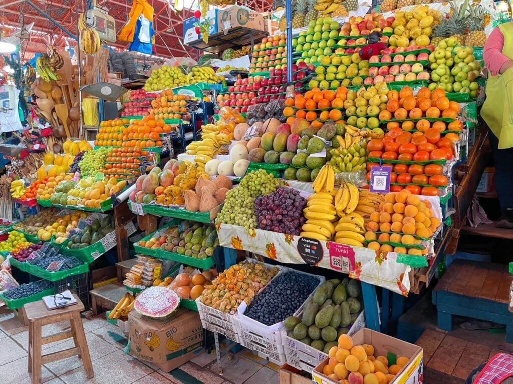 Fruit market where to eat in Arequipa