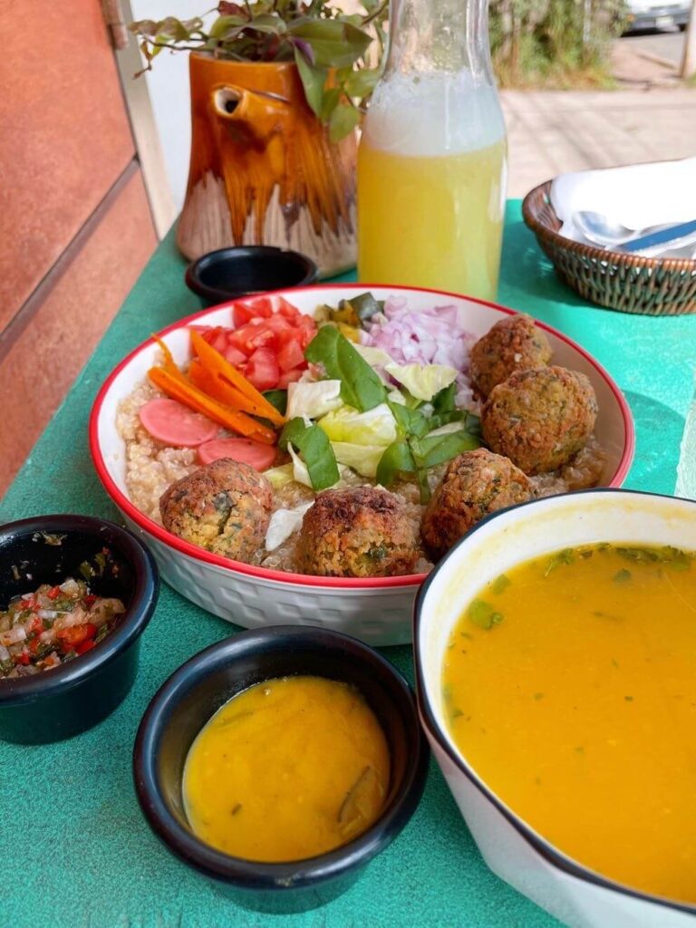 casa de momo 3 course meal